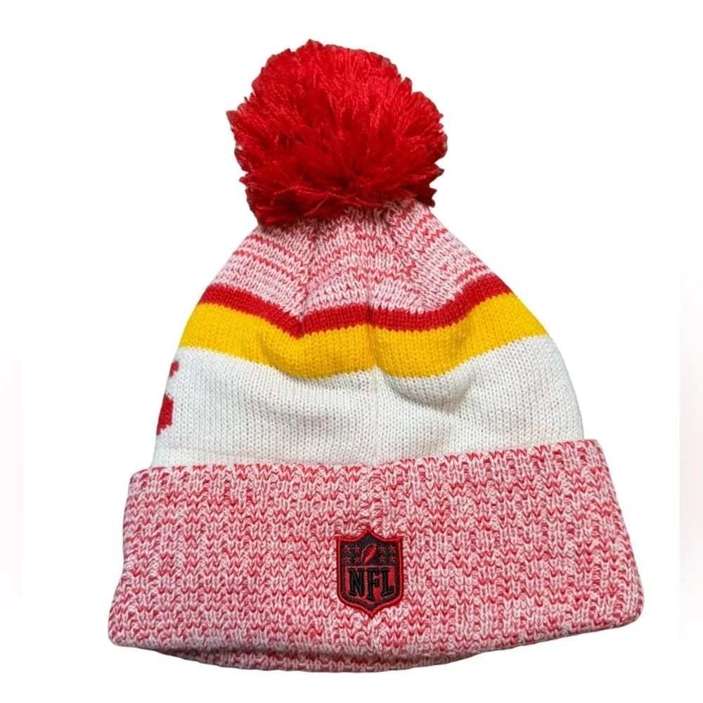 NWT KANSAS CITY CHIEFS POM KNIT HAT